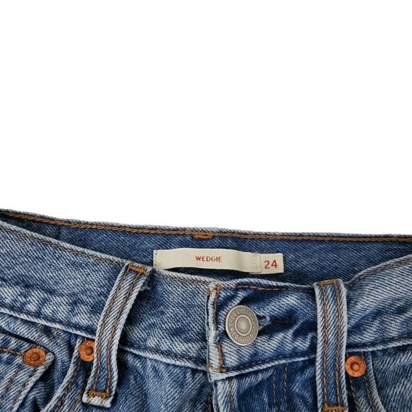 Levis Jeans Womens 24 Blue Wedgie High Rise Tapered Leg Button Fly Raw Hem Boho - Picture 3 of 9